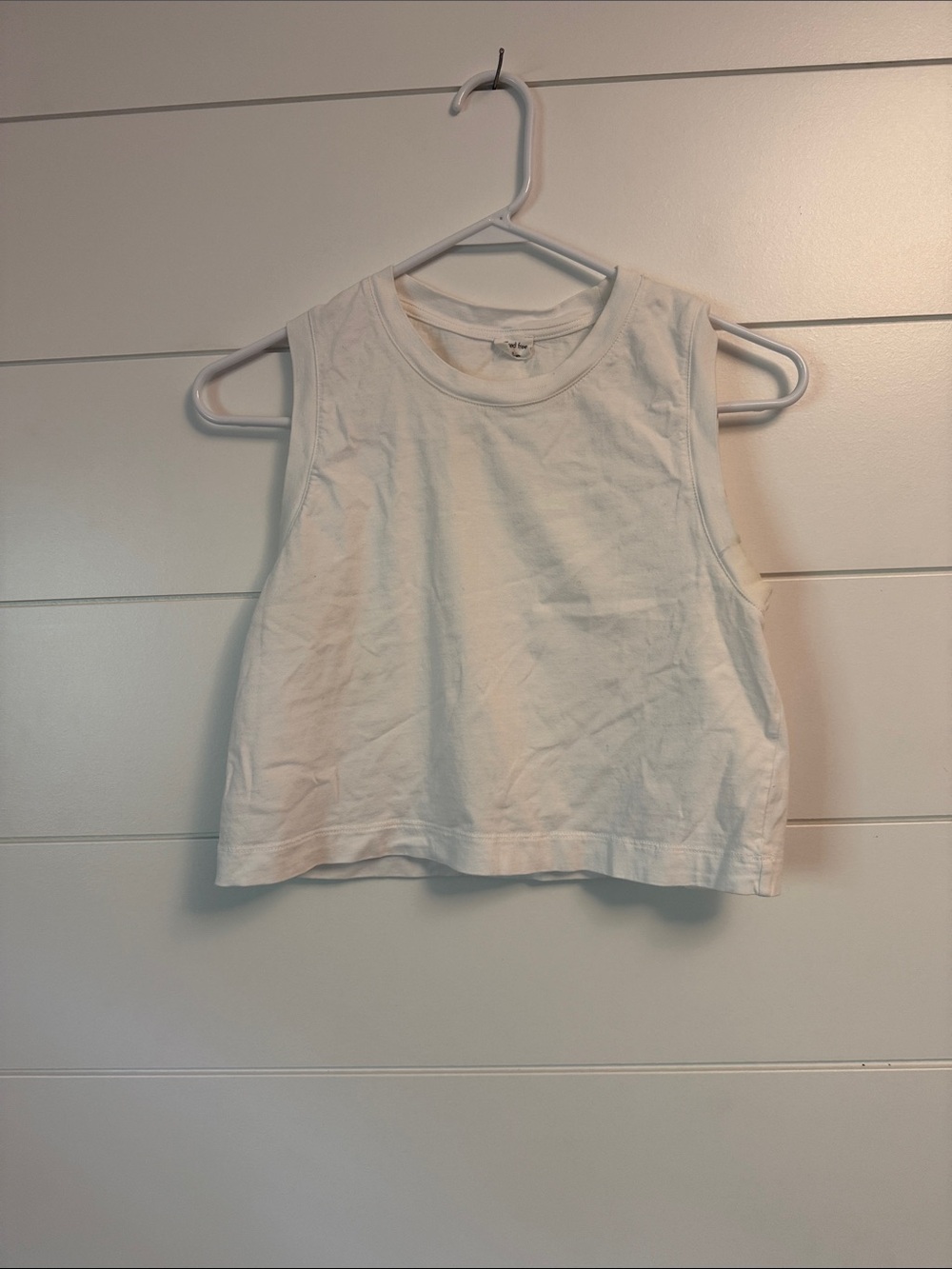 Wilfred White Cropped Muscle Tank